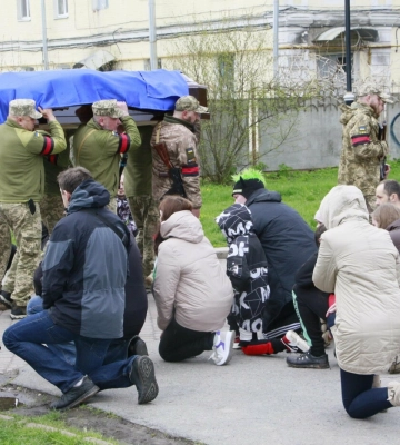 У Полтаві попрощалися із загиблим під час оборони України Романом Твердохлібом