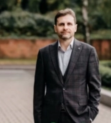 Працівники Рівненського Центру контролю та профілактики хвороб оригінально привітали свого керівника з ювілеєм
