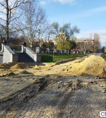 У Миколаєві почали відновлювати сквер &quot;Серце міста&quot;