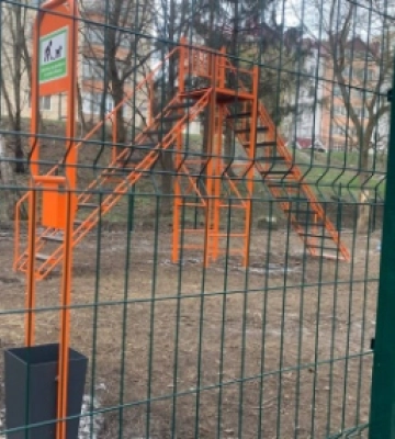 У Чернівцях мешканці виступили проти спорудження майданчика для вигулу собак