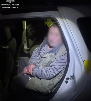 Дубенські патрульні допомогли чоловіку похилого віку, який загубився