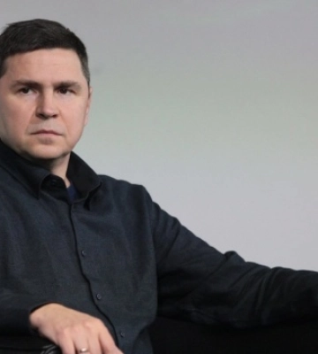 Подоляк про заяву посла Китаю у Франції: Дивно чути абсурдну версію «історії Криму»