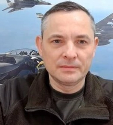 Ворожі літаки рухаються у бік півдня, можуть застосувати керовані авіабомби - Ігнат