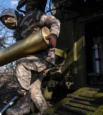 Зеленський пояснив, чому Україна не може відмовитися від оборони Бахмута