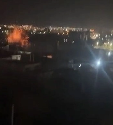 Окупанти в Севастополі заявили про атаку надводних безпілотників, але на відео видно роботу ППО