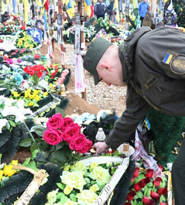 У Кривому Розі пройшов поминальний молебень у пам’ять полеглих Героїв