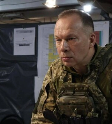 Наші воїни у Бахмуті не лише обороняються, але й активно контратакують, - Сирський. ФОТО