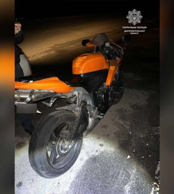 У Дніпрі на Набережній виявили вкрадений мотоцикл, який розшукує Інтерпол