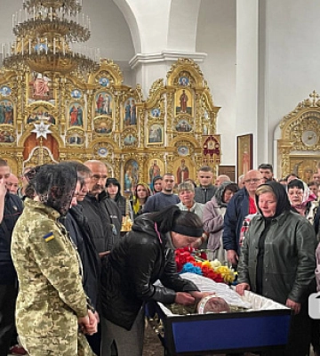 В Кривом Роге провели в последний путь военного Кирилла Сувалова