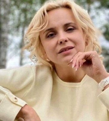 «Як добре бути вдома». Лілія Ребрик розчулила Мережу сімейним фото з батьками у рідних Чернівцях
