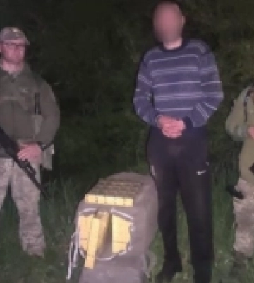 На Закарпатті затримали контрабандиста, який намагався переправити партію безакцизних сигарет