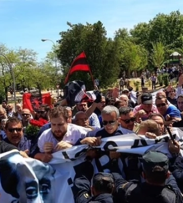 В Іспанії сталися сутички під час перепоховання засновника фашистського руху