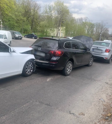 На Дворецькій зіткнулись три авто