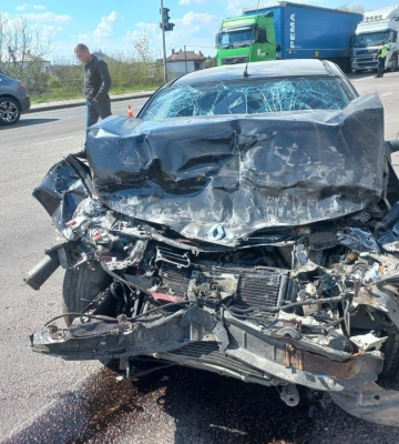 Біля Львова зіткнулися легковик і мікроавтобус: троє постраждалих