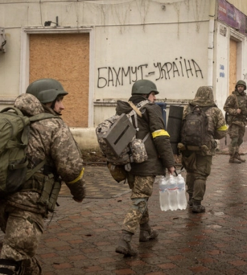 За несколько дней Силы обороны освободили 20 кв. км под Бахмутом, оккупанты продвигаются в городе — Минобороны