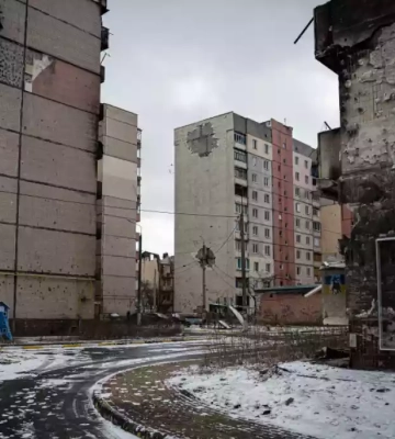 В Ірпені під Києвом зносять будинок, на якому вуличний художник Бенксі намалював гімнастку