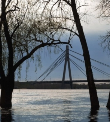 В Киеве снова поднялся уровень воды в Днепре: сколько осталось до критической отметки