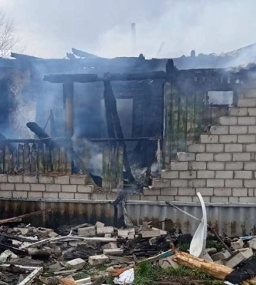 На Сумщині вогнеборці двічі ліквідовували пожежі, спричинені ворожими обстрілами