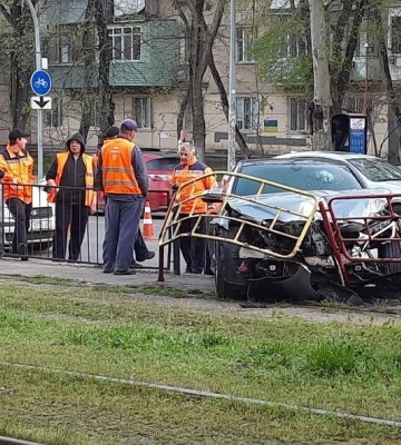 В Одесі машина в&#039;їхала в паркан