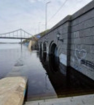 У Києві рівень води у Дніпрі наближається до показників початку повені