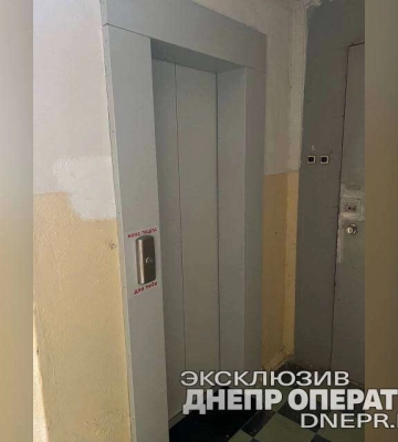 Роботи тривали 2 місяці: у пошкодженому ворожою ракетою будинку на Перемозі в Дніпрі замінили ліфт