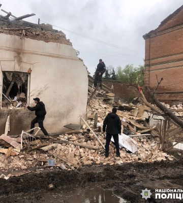 Обстріли житлових кварталів Херсонщини та терористичні удари по Харківщині: головне за ніч по регіонах