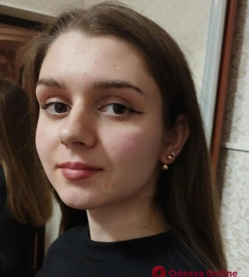 Полиция Раздельной ищет пропавшую девочку 