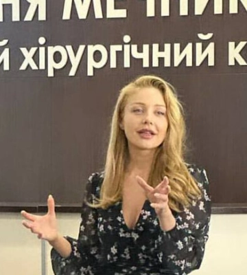 Тіна Кароль відвідала лікарню імені Мечникова у Дніпрі