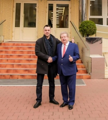 У гості до Поплавського. Арестович таки знайшов виш, куди його пустили  