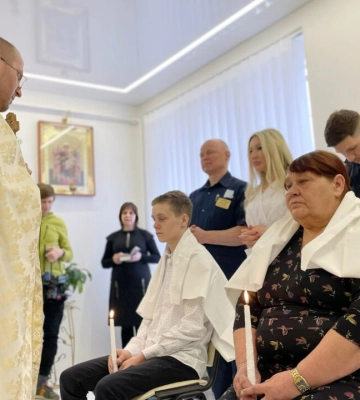 Лікарі стали хрещеними батьками: у Львові врятували важкопораненого юнака з Бахмута
