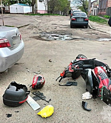 У Сумах на Троїцькій сталася аварія з мопедистом