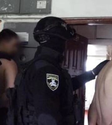 Правоохоронці Полтавщини затримали шахраїв, які продавали неіснуючі авто волонтерам та військовим