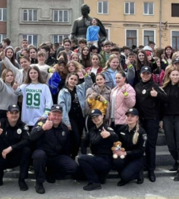 У Золочеві поліцейські провели тренінги з безпеки для дорослих та дітей