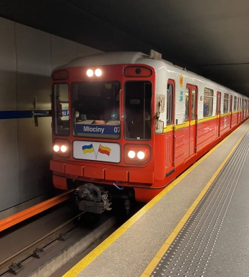 Перша партія вагонів метро з Варшави незабаром прибуде до Києва — Кличко