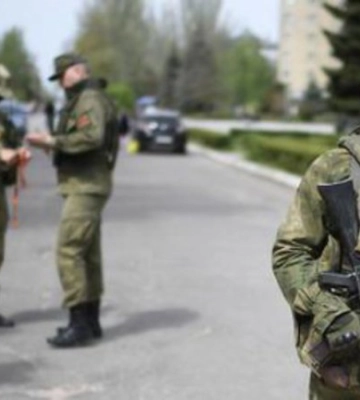 Росіяни вивозять колаборантів з Кам&#039;янки-Дніпровської на Запоріжжі