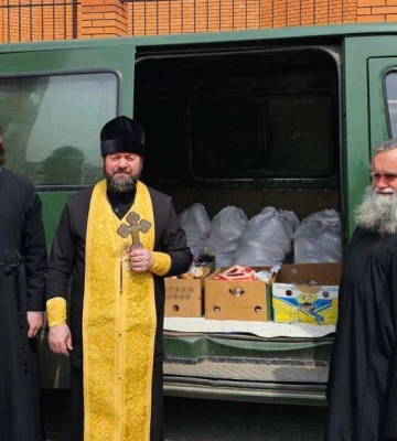 На Хмельнитчине верующие УПЦ передали для ВСУ денежную и гуманитарную помощь