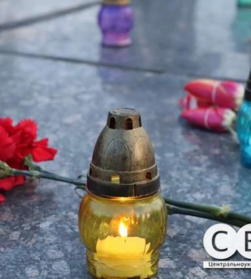 У Кропивницькому провели акцію «Запали свічку пам‘яті», присвячену жертвам аварії на ЧАЕС (фоторепортаж)