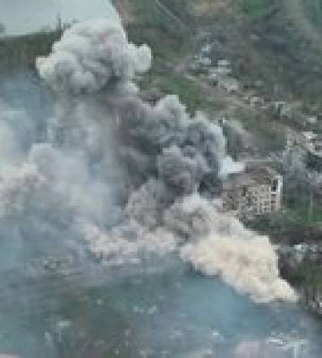 Авиация ВСУ разнесла склад боеприпасов РФ в Бахмуте. Россияне жалуются на JDAM – видео