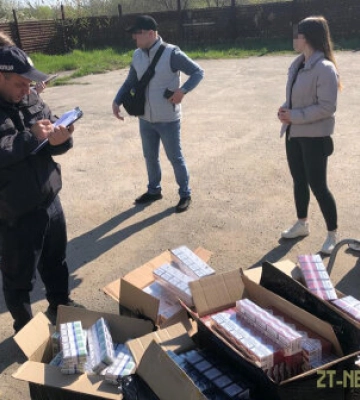 У Бердичеві поліцейські вилучили 2500 пачок контрафактних цигарок