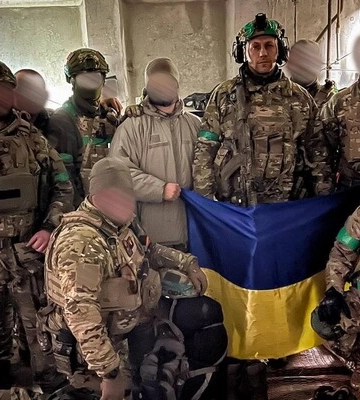 «Ситуация сложная»: Командующий ССО Хоренко посетил Бахмут