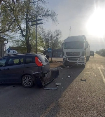 На трасі Одеса-Рені сталася аварія, внаслідок якої постраждали дві людини