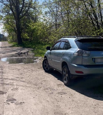 У Кременчуці Lexus збив велосипедиста: чоловіка госпіталізували