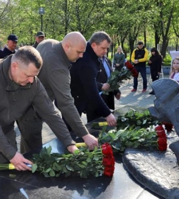 Дніпро вшановує 37-мі роковини Чорнобильської катастрофи