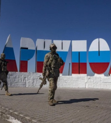У Маріуполі росіяни збираються судити підлітків за зберігання українського прапора