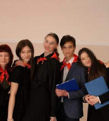 Скандал в Киеве: школьники выступили в форме, похожей на пионерскую