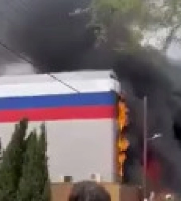 На Кипре загорелось здание российского центра науки и культуры: предварительно, неизвестный бросил коктейль Молотова