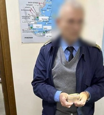 Вимагав хабарі за безперешкодне ввезення товарів – судитимуть співробітника Одеської митниці