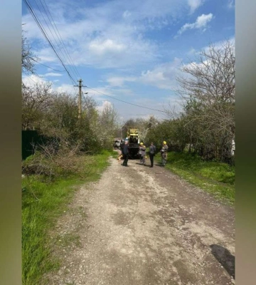 В Днепре мужчина напал на энергетиков и кинул коктейль Молотова в их служебный автомобиль