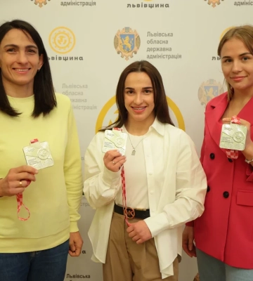 Чемпіонки Європи з боротьби зі Львівщини отримали грошові винагороди від ОВА, - ФОТО
