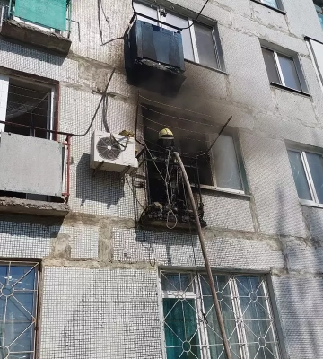 У Дніпрі на Квітки Цісик згорів балкон у багатоповерхівці